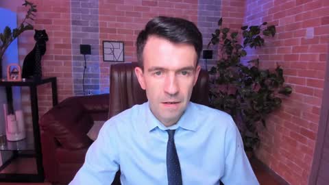 Snapshot of hard_and_juici chatting on 01.12.25 Steve online show from 01.12.25