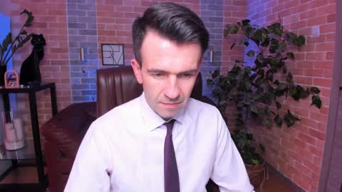 Snapshot of hard_and_juici chatting on 01.14.25 Steve online show from 01.14.25