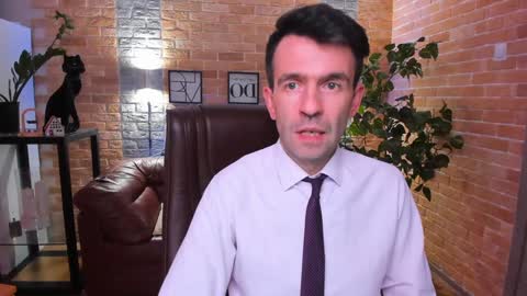 Snapshot of hard_and_juici chatting on 01.15.25 Steve online show from 01.15.25