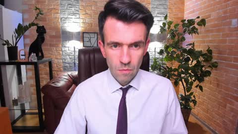 Snapshot of hard_and_juici chatting on 01.17.25 Steve online show from 01.17.25