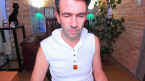 Snapshot of hard_and_juici chatting on 01.20.25 Steve online show from 01.20.25