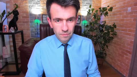 Snapshot of hard_and_juici chatting on 01.22.25 Steve online show from 01.22.25