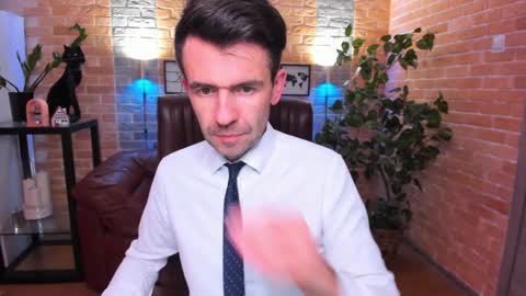 Snapshot of hard_and_juici chatting on 01.23.25 Steve online show from 01.23.25