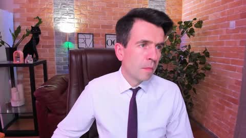 Snapshot of hard_and_juici chatting on 01.24.25 Steve online show from 01.24.25