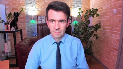 Snapshot of hard_and_juici chatting on 01.26.25 Steve online show from 01.26.25