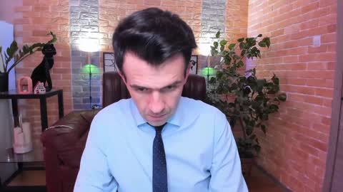 Snapshot of hard_and_juici chatting on 01.31.25 Steve online show from 01.31.25