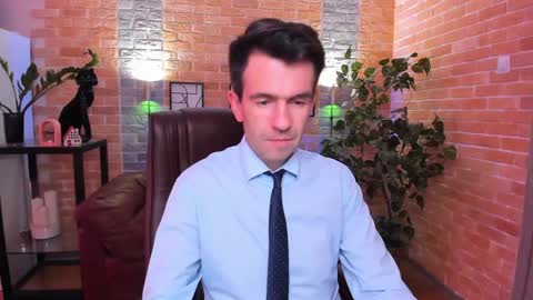 Snapshot of hard_and_juici chatting on 01.31.25 Steve online show from 01.31.25