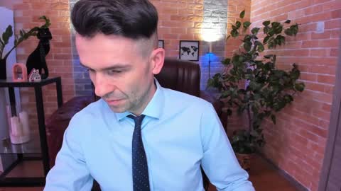 Snapshot of hard_and_juici chatting on 02.02.25 Steve online show from 02.02.25