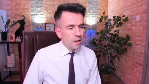 Snapshot of hard_and_juici chatting on 02.03.25 Steve online show from 02.03.25