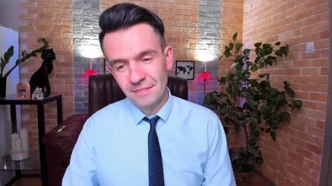 Snapshot of hard_and_juici chatting on 02.05.25 Steve online show from 02.05.25