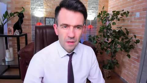 Snapshot of hard_and_juici chatting on 02.13.25 Steve online show from 02.13.25