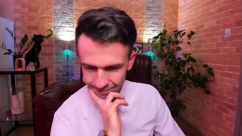 Snapshot of hard_and_juici chatting on 02.14.25 Steve online show from 02.14.25