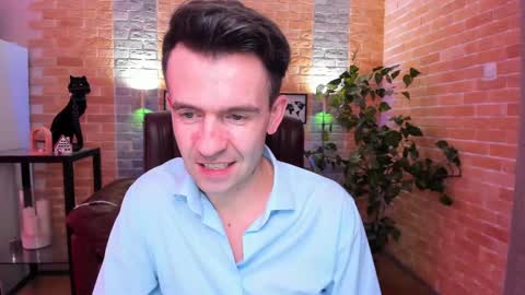 Snapshot of hard_and_juici chatting on 02.15.25 Steve online show from 02.15.25