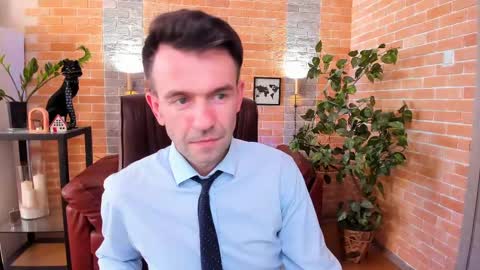 Snapshot of hard_and_juici chatting on 02.16.25 Steve online show from 02.16.25