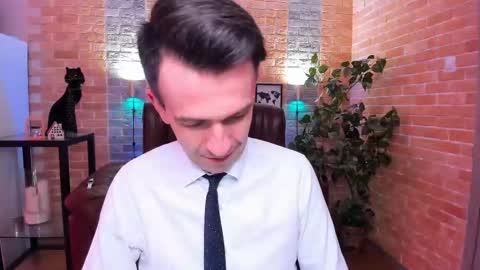 Snapshot of hard_and_juici chatting on 02.19.25 Steve online show from 02.19.25