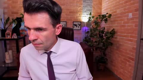 Snapshot of hard_and_juici chatting on 02.23.25 Steve online show from 02.23.25