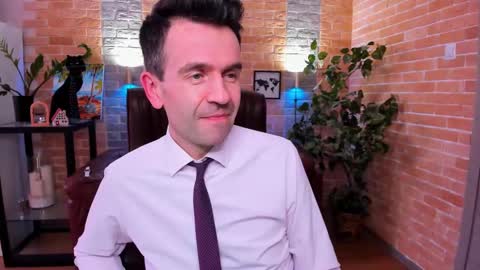 Snapshot of hard_and_juici chatting on 02.24.25 Steve online show from 02.24.25