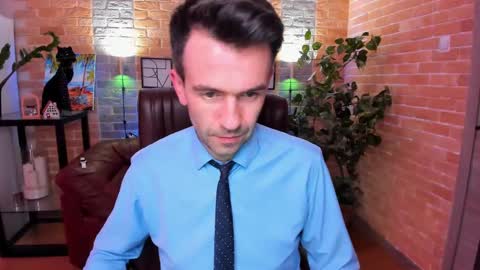 Snapshot of hard_and_juici chatting on 02.25.25 Steve online show from 02.25.25