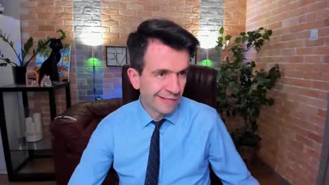 Snapshot of hard_and_juici chatting on 03.02.25 Steve online show from 03.02.25