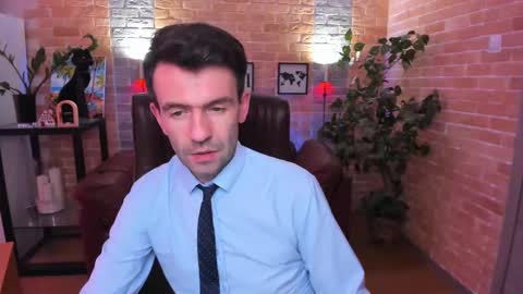 Snapshot of hard_and_juici chatting on 03.04.25 Steve online show from 03.04.25