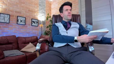 Snapshot of hard_and_juici chatting on 03.10.25 Steve online show from 03.10.25