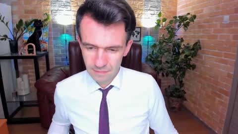 Snapshot of hard_and_juici chatting on 03.11.25 Steve online show from 03.11.25