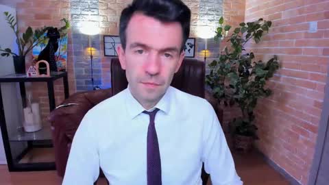 Snapshot of hard_and_juici chatting on 03.12.25 Steve online show from 03.12.25