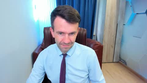 Snapshot of hard_and_juici chatting on 09.14.25 Steve online show from 09.14.25