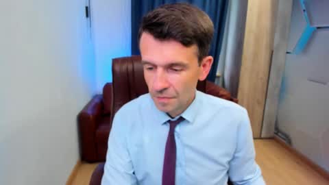 Snapshot of hard_and_juici chatting on 09.19.25 Steve online show from 09.19.25