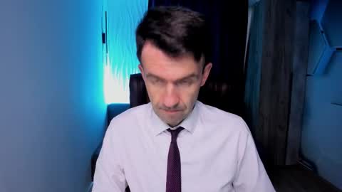 Snapshot of hard_and_juici chatting on 10.14.25 Steve online show from 10.14.25