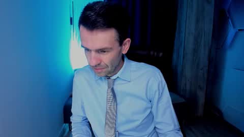 Snapshot of hard_and_juici chatting on 10.19.25 Steve online show from 10.19.25