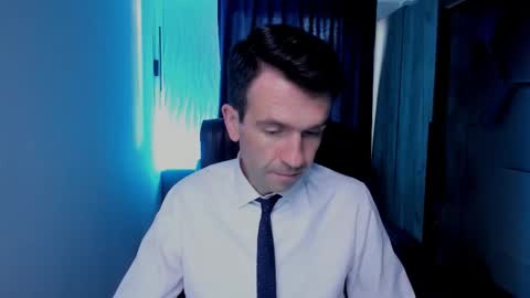 Snapshot of hard_and_juici chatting on 10.20.25 Steve online show from 10.20.25