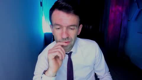 Snapshot of hard_and_juici chatting on 10.26.25 Steve online show from 10.26.25