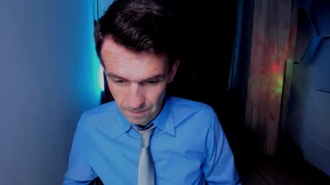 Snapshot of hard_and_juici chatting on 10.28.25 Steve online show from 10.28.25