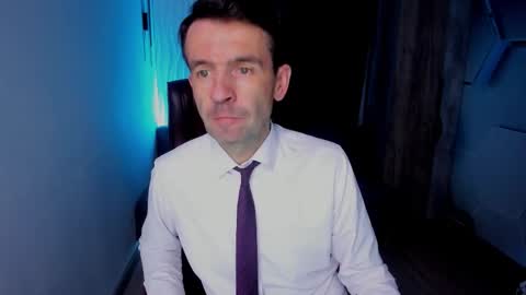 Snapshot of hard_and_juici chatting on 10.29.25 Steve online show from 10.29.25