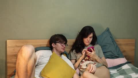 Snapshot of hard_pepper chatting on 12.29.24 Emily and David online show from 12.29.24