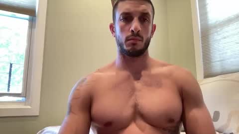 Snapshot of hard_runner_ chatting on 10.01.25 hard_runner_ online show from 10.01.25