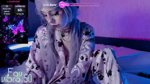 Mia online show from 10.17.25