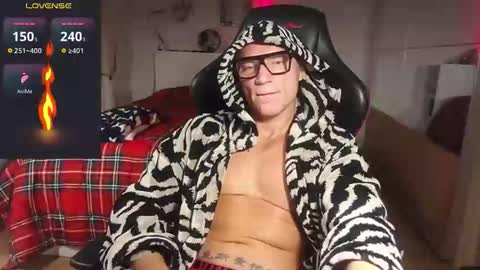 Snapshot of hardmattsteel chatting on 10.17.25 MATTSTEEL - ITALIAN STALLION online show from 10.17.25