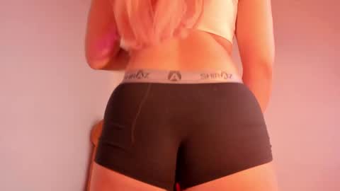 Annie online show from 10.05.25