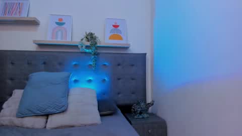 Snapshot of harper_brown1 chatting on 10.23.25 Harper online show from 10.23.25