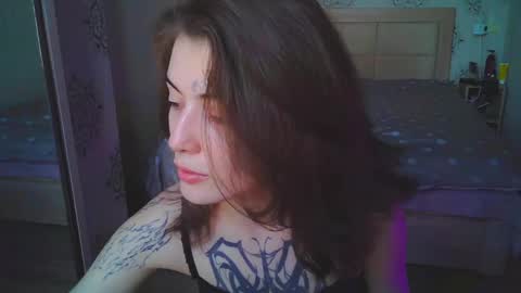 Snapshot of harrislola chatting on 05.13.26 Harris Lola online show from 05.13.26
