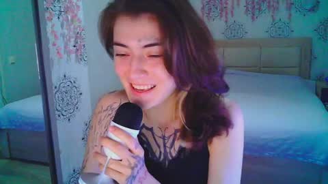 Snapshot of harrislola chatting on 05.24.26 Harris Lola online show from 05.24.26