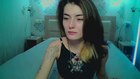 Snapshot of harrislola chatting on 05.30.26 Harris Lola online show from 05.30.26