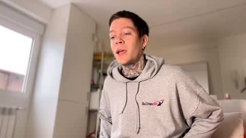 Snapshot of harry_jen chatting on 01.20.25 TAP HERE choise Harry tattoo on chest Jen curls hair online show from 01.20.25