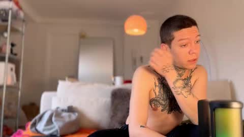 Snapshot of harry_jen chatting on 03.07.25 TAP HERE choise Harry tattoo on chest Jen curls hair online show from 03.07.25