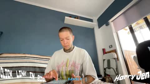 Snapshot of harry_jen chatting on 09.10.25 TAP HERE choise Harry tattoo on chest Jen curls hair online show from 09.10.25