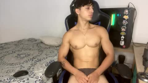 Snapshot of harry_p01 chatting on 02.08.25 harry_p01 online show from 02.08.25