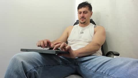 Snapshot of harrydaviss chatting on 01.17.25 alpha online show from 01.17.25