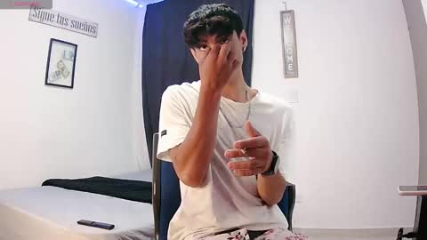 Snapshot of harrythomson1 chatting on 10.03.25 harry thomson online show from 10.03.25